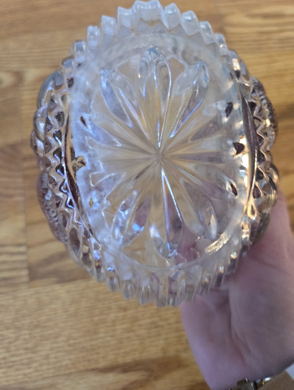 Crystal Clear Industries 24% Lead Pressed Glass with Iridescent Grapes - Picture 2 of 4
